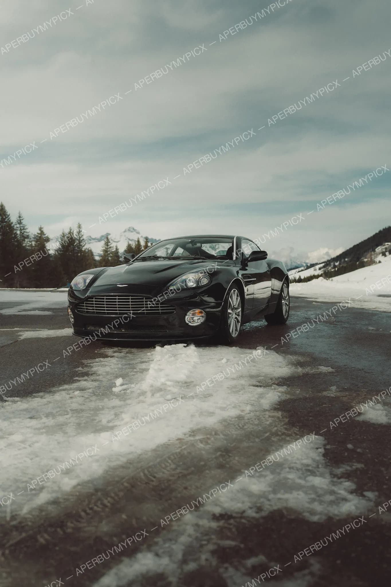 Aston Martin Vanquish S #004