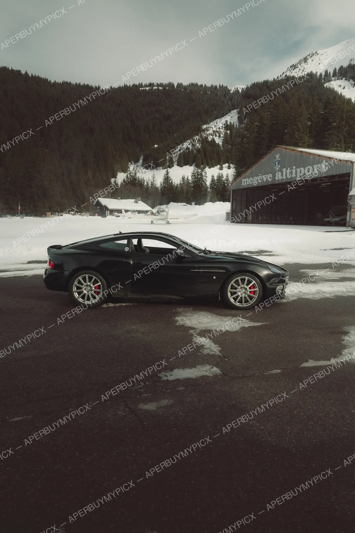 Aston Martin Vanquish S #017