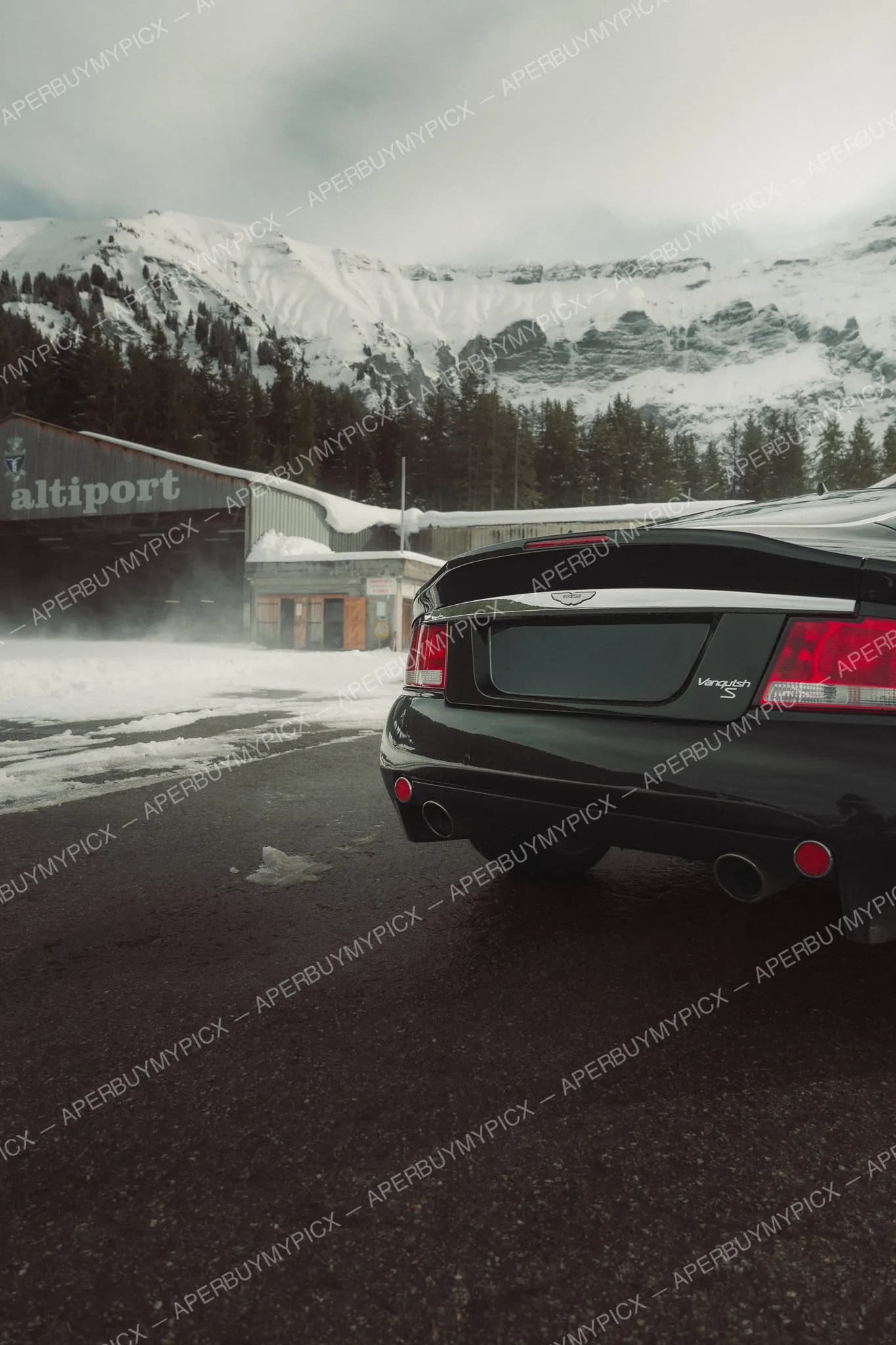 Aston Martin Vanquish S #019
