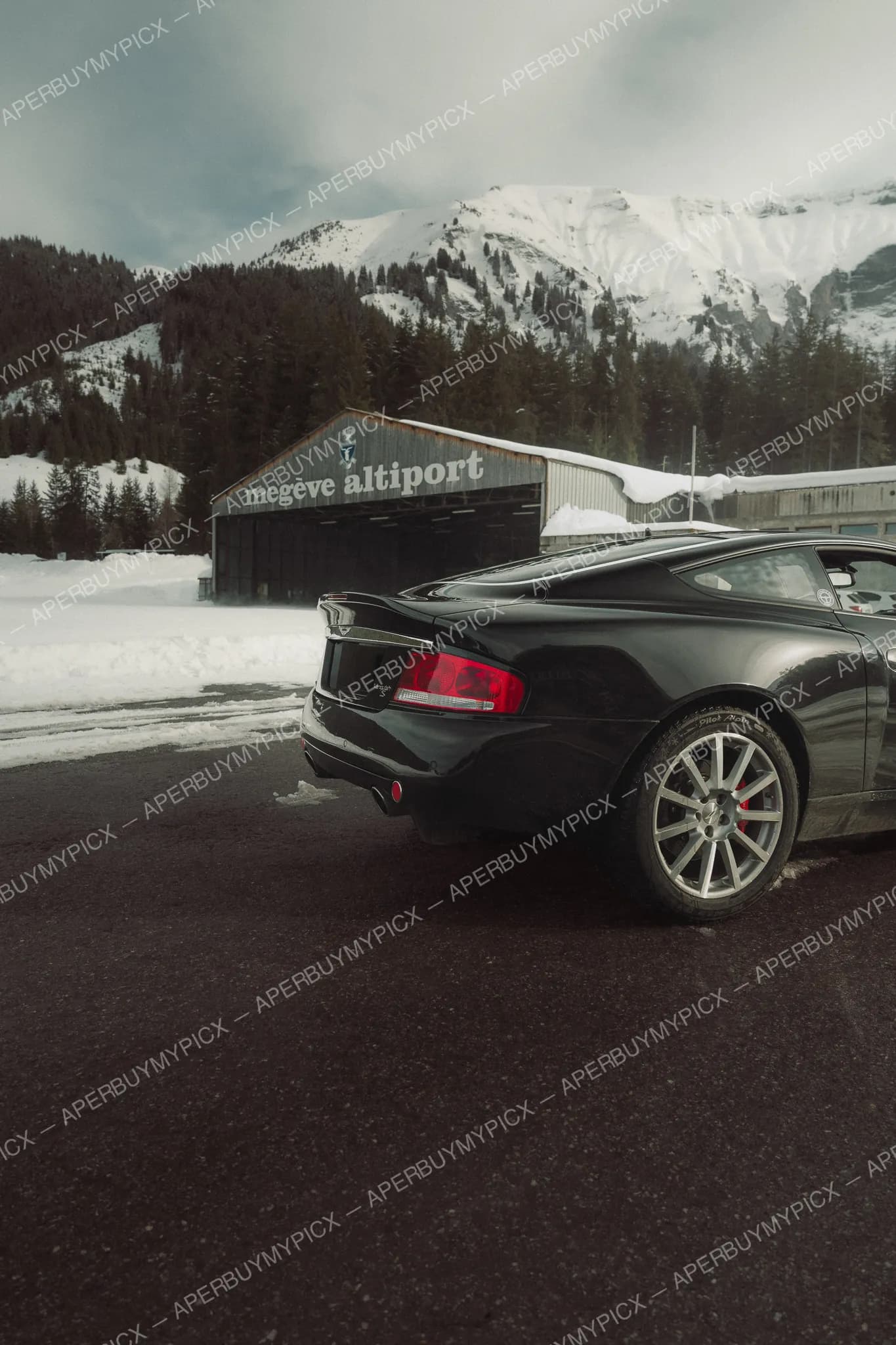 Aston Martin Vanquish S #020
