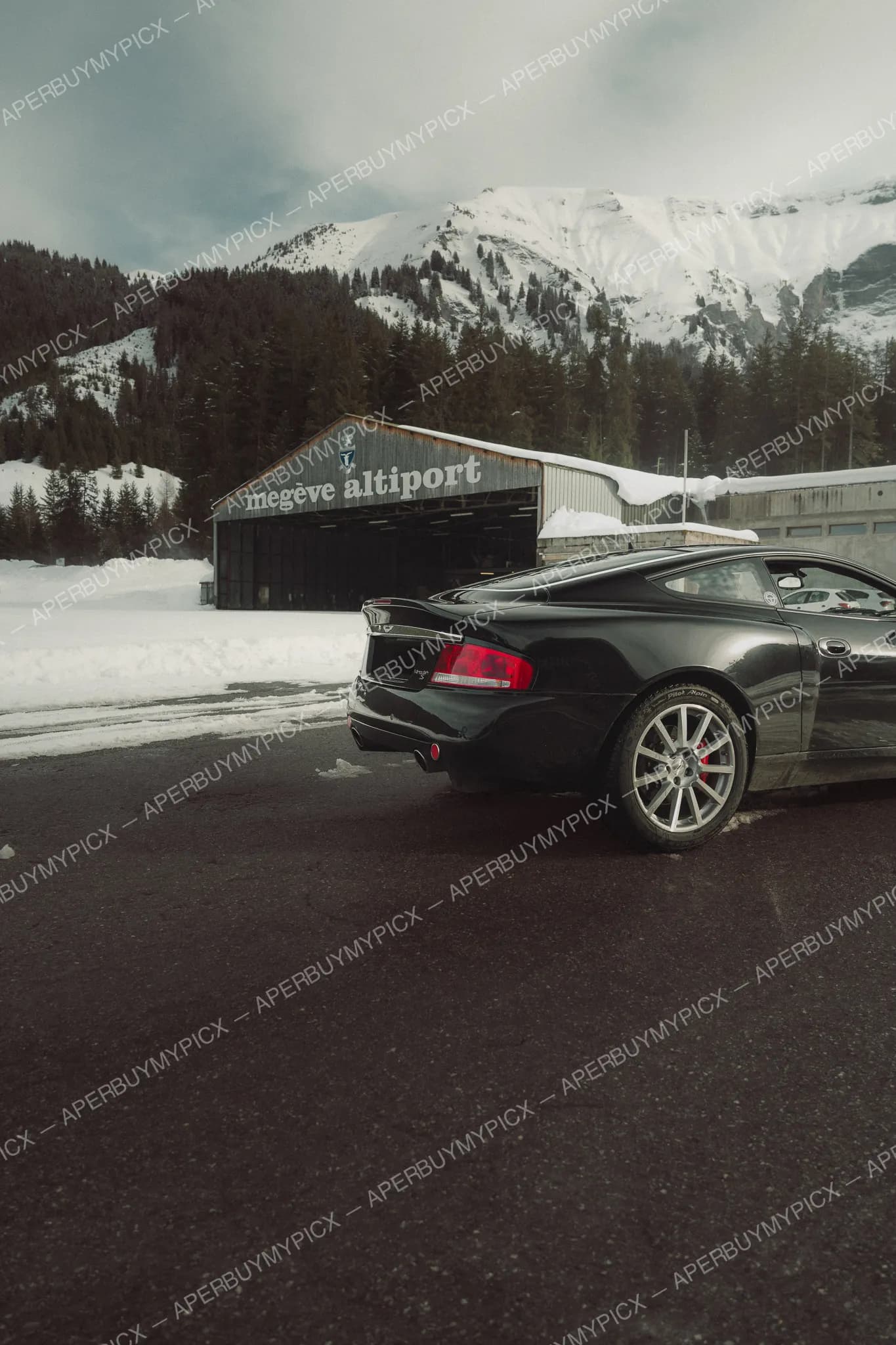 Aston Martin Vanquish S #021