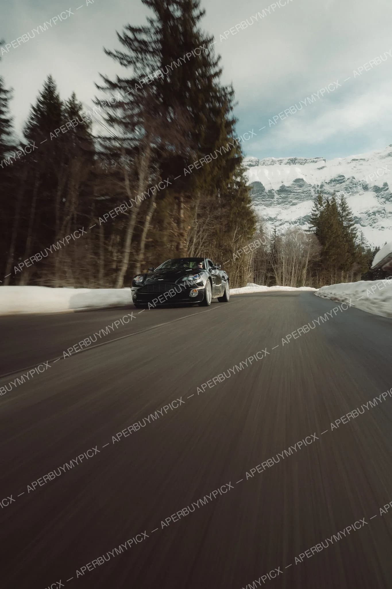 Aston Martin Vanquish S #039