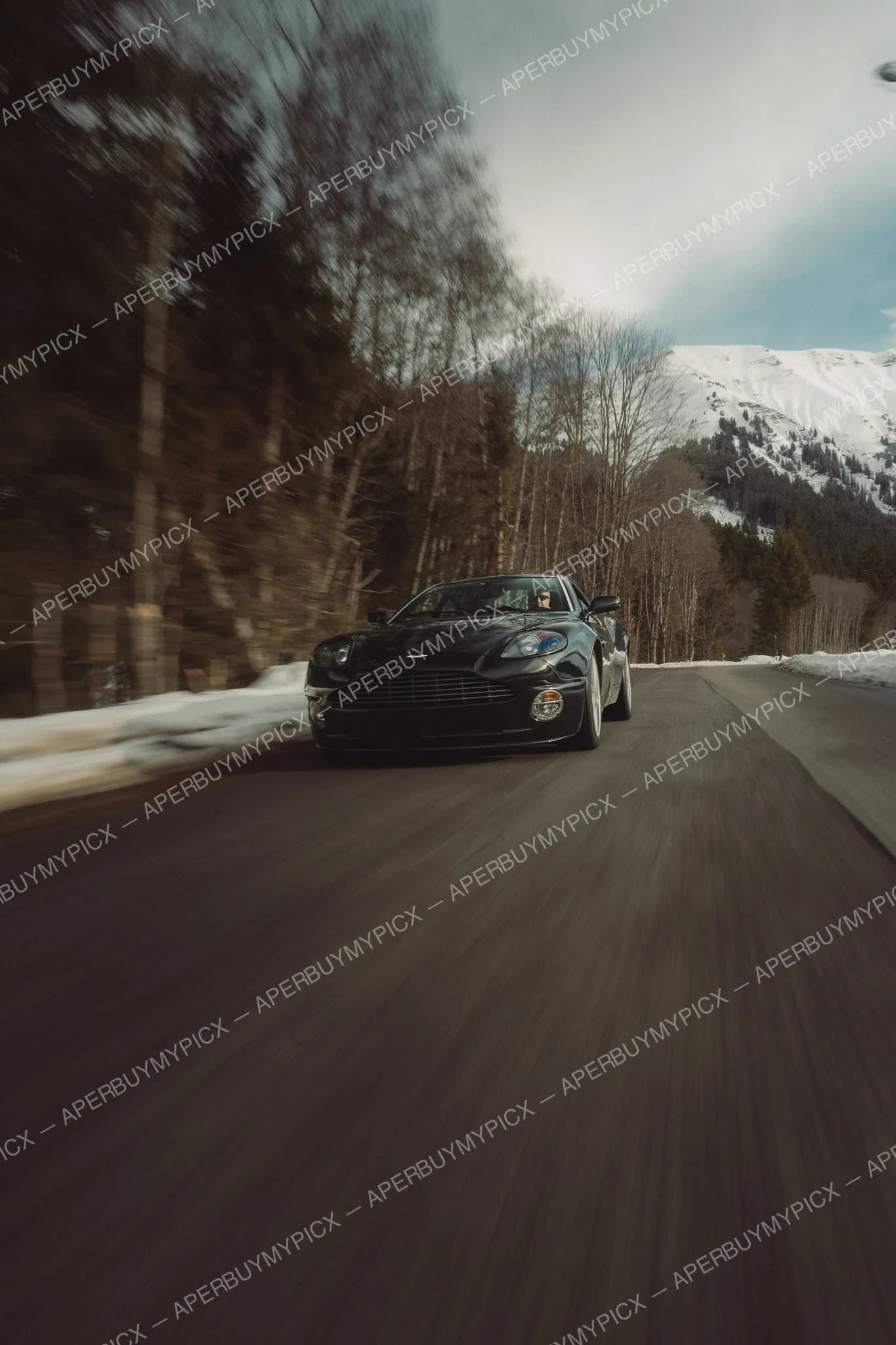 Aston Martin Vanquish S #042