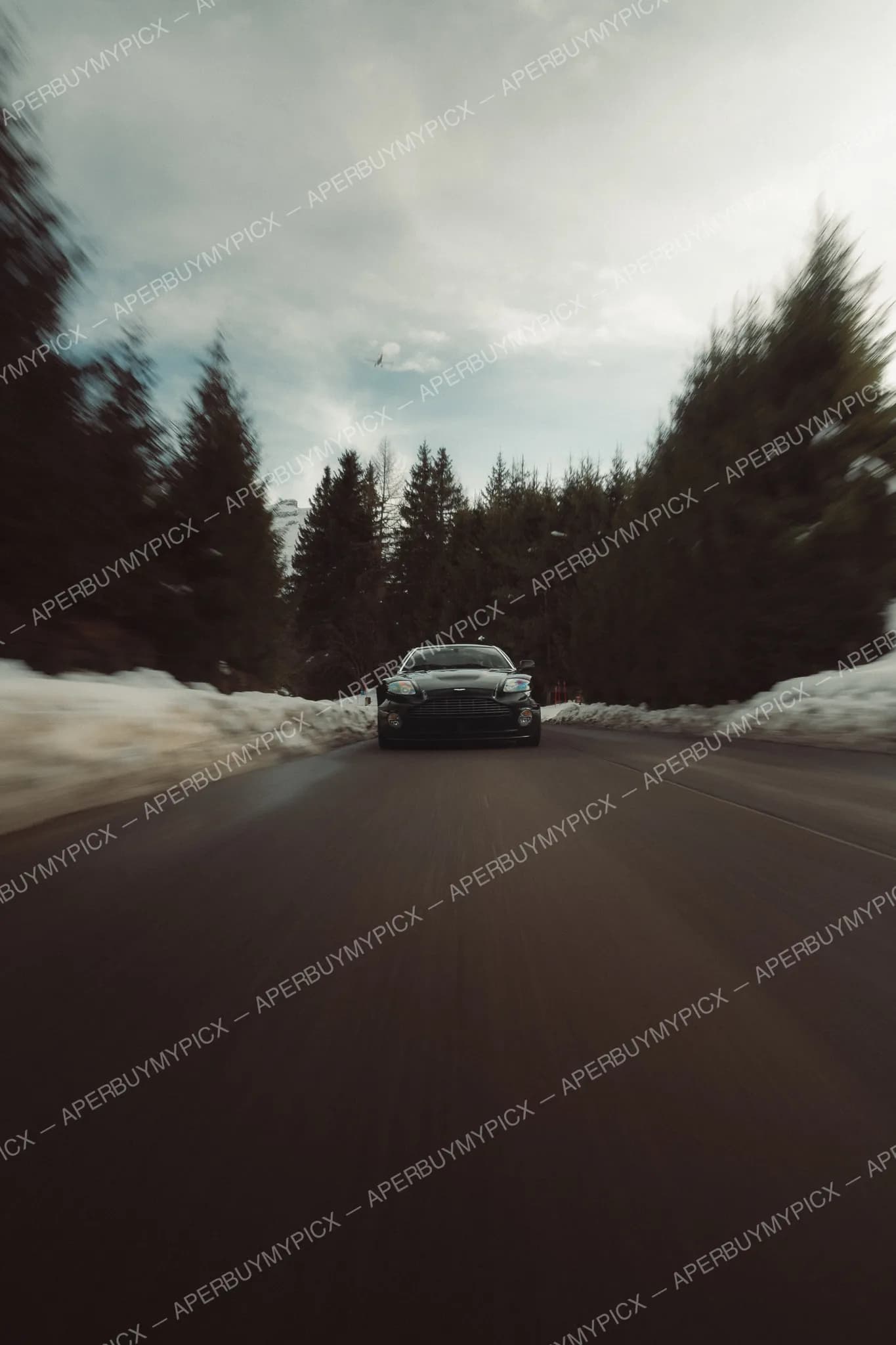 Aston Martin Vanquish S #054