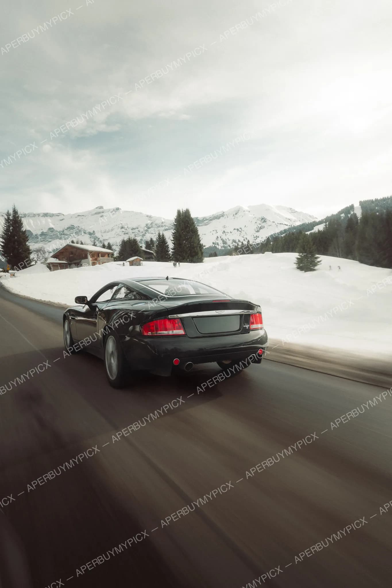 Aston Martin Vanquish S #058
