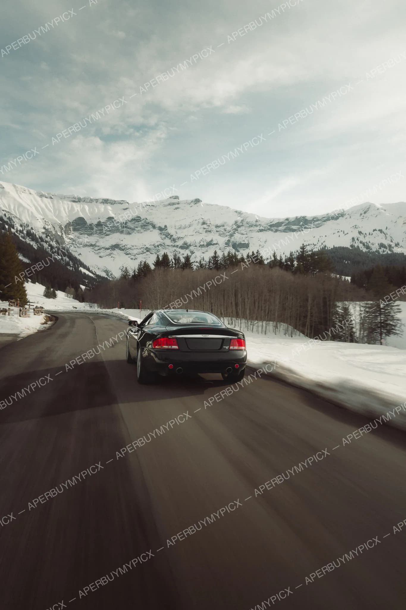Aston Martin Vanquish S #062