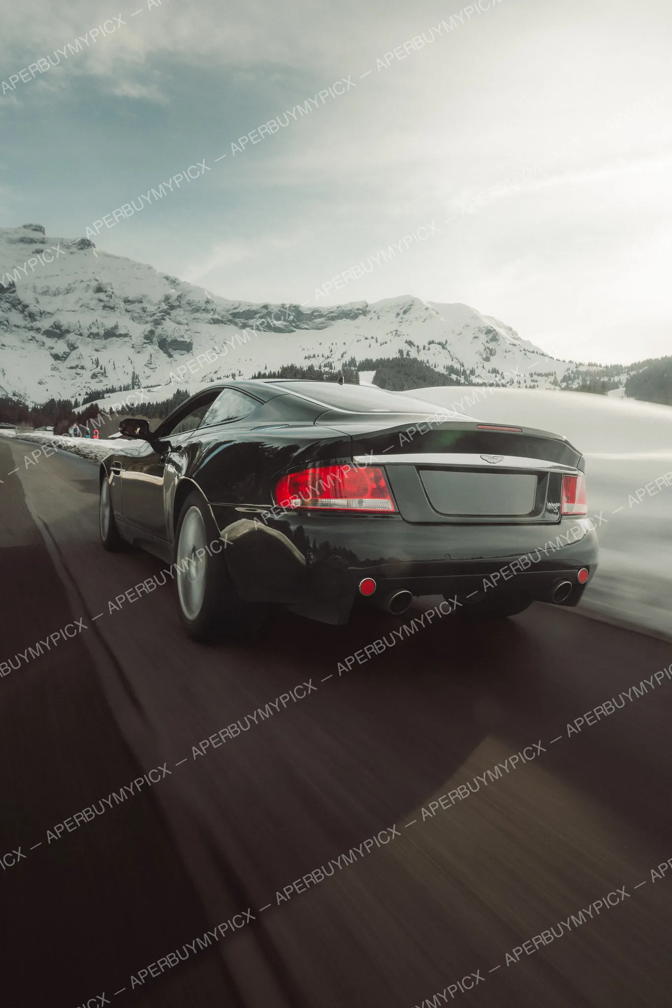 Aston Martin Vanquish S #065