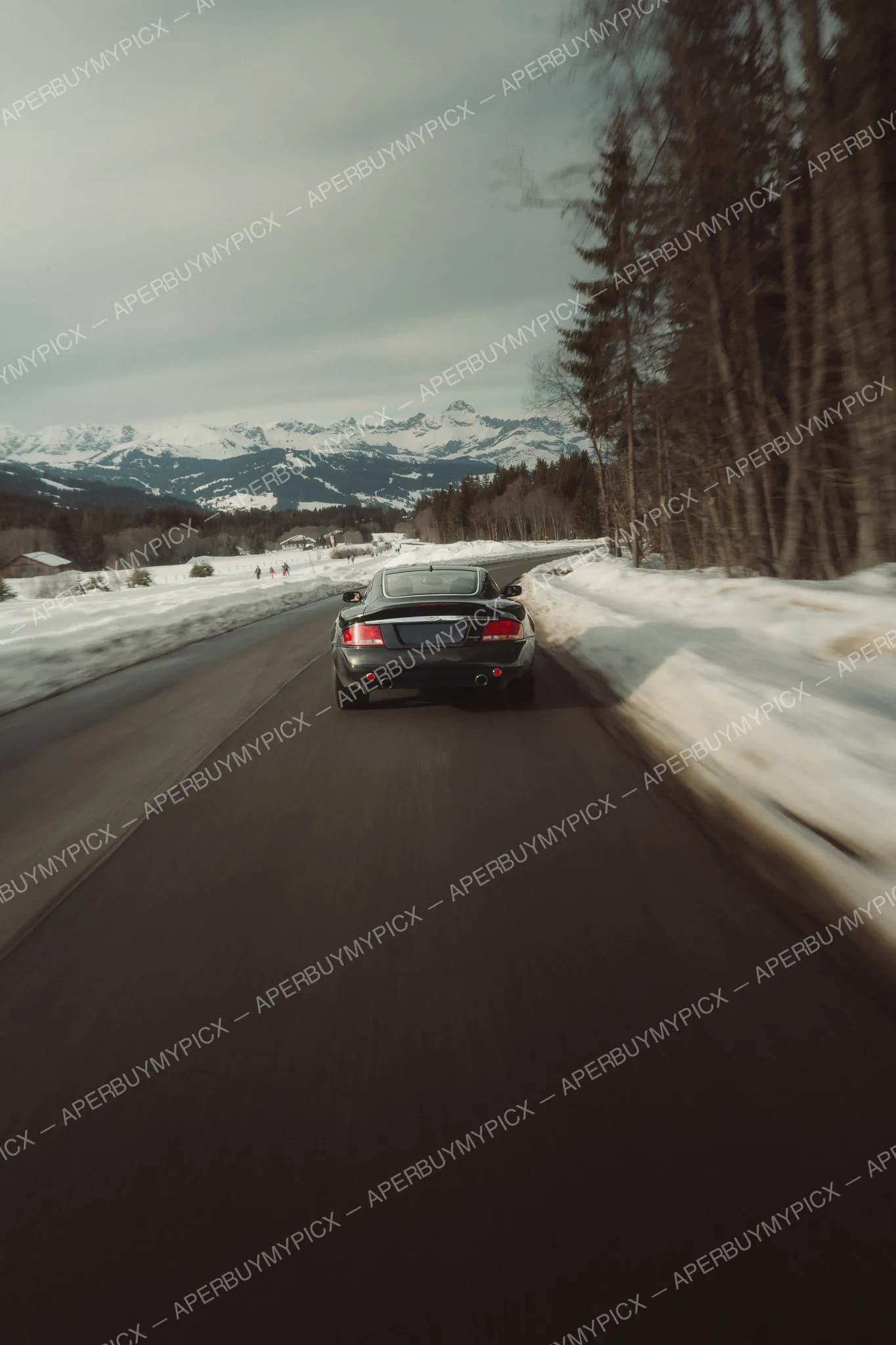 Aston Martin Vanquish S #067