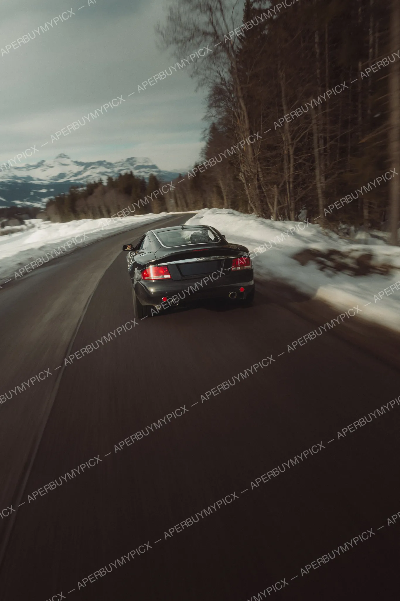 Aston Martin Vanquish S #068