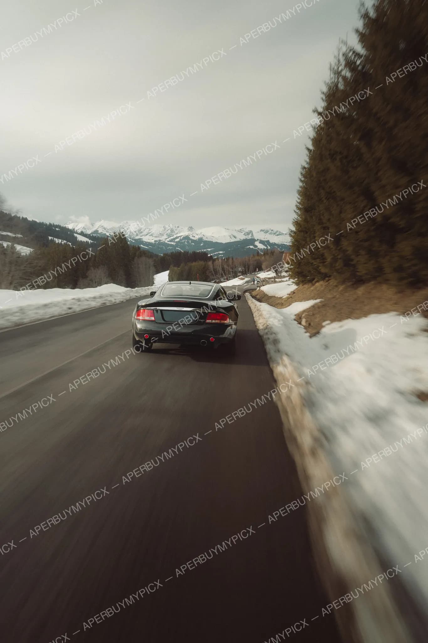 Aston Martin Vanquish S #074