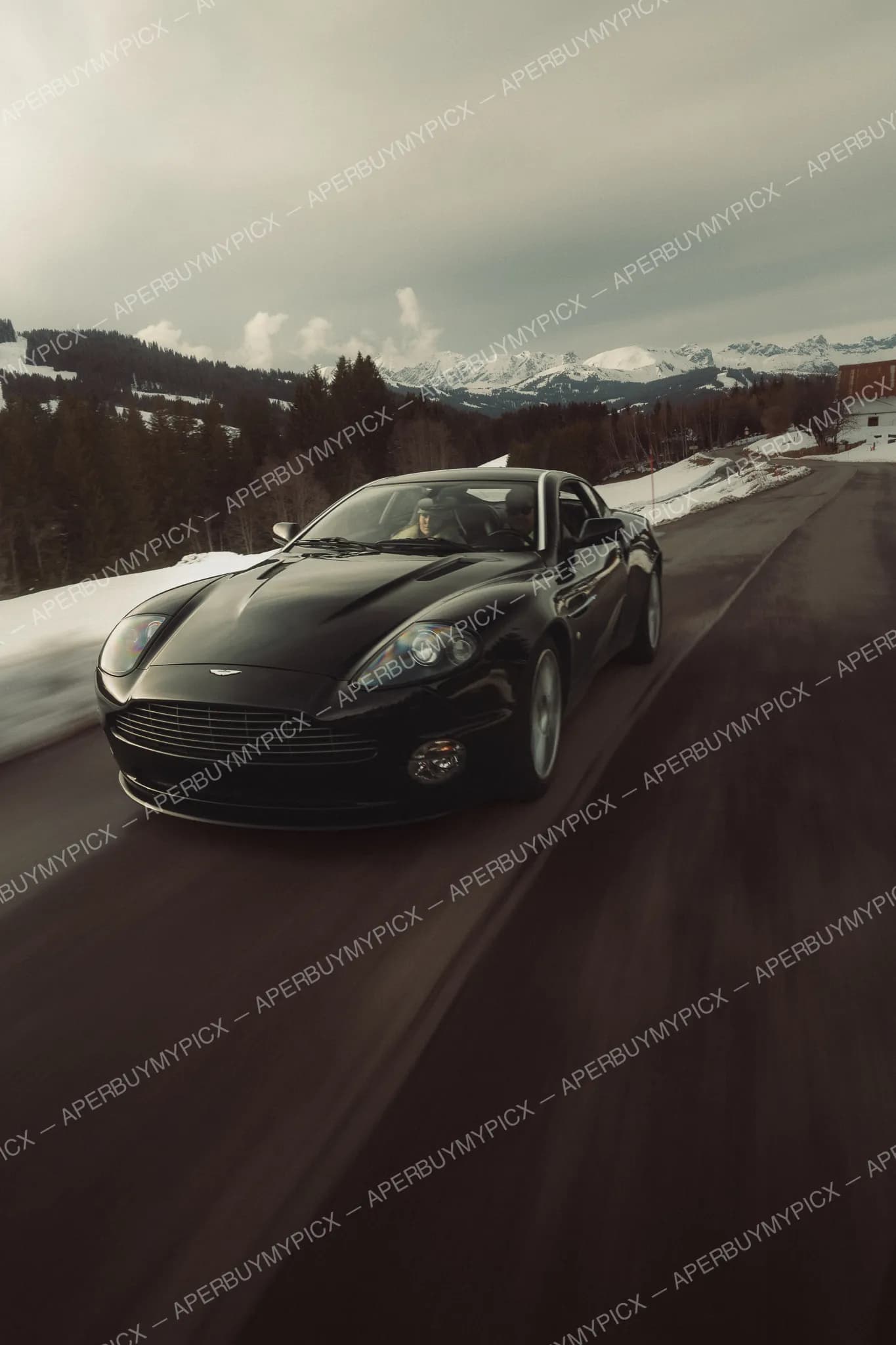 Aston Martin Vanquish S #079